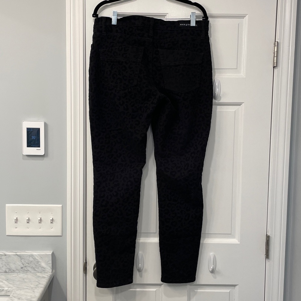 Rock & Republic Black Skinny Leopard Print Jeans Size 14 - Picture 5 of 9